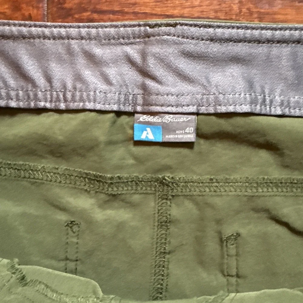 Eddie Bauer Short Mens 40 First Ascent Guide Pro Hiking Stretch Zip Cargo Green